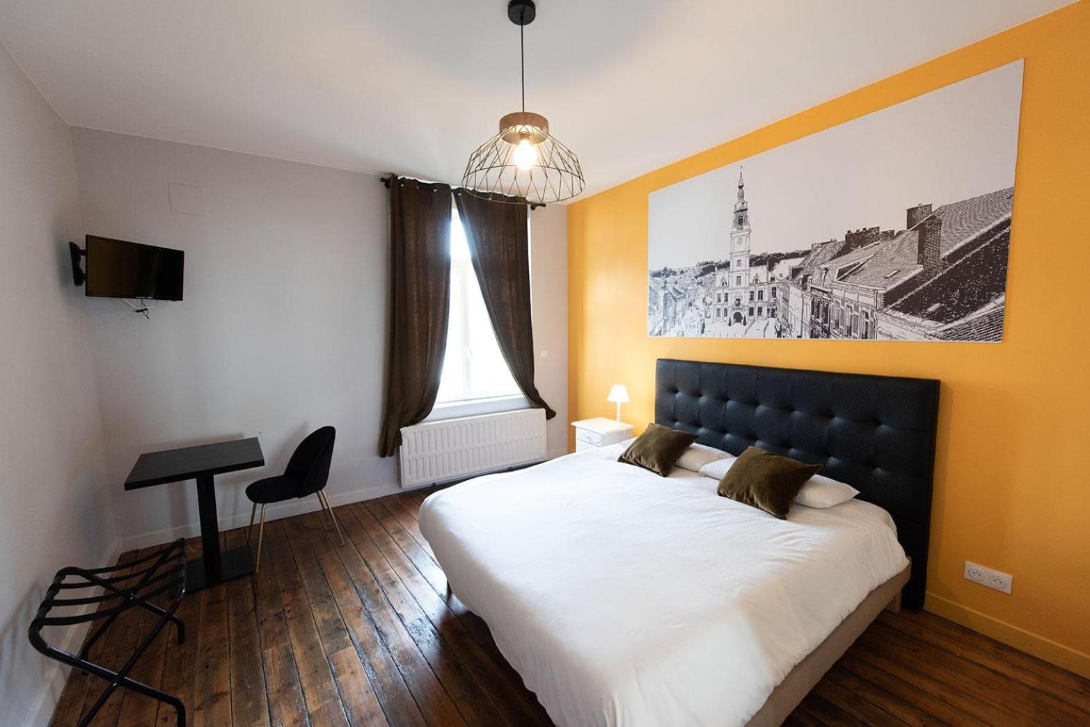 Logis - Hostellerie & Restaurant Du Marche Le Cateau-Cambresis Ngoại thất bức ảnh